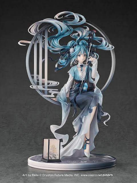 What Is the Difference Between Prize Figures and Scale Figures?