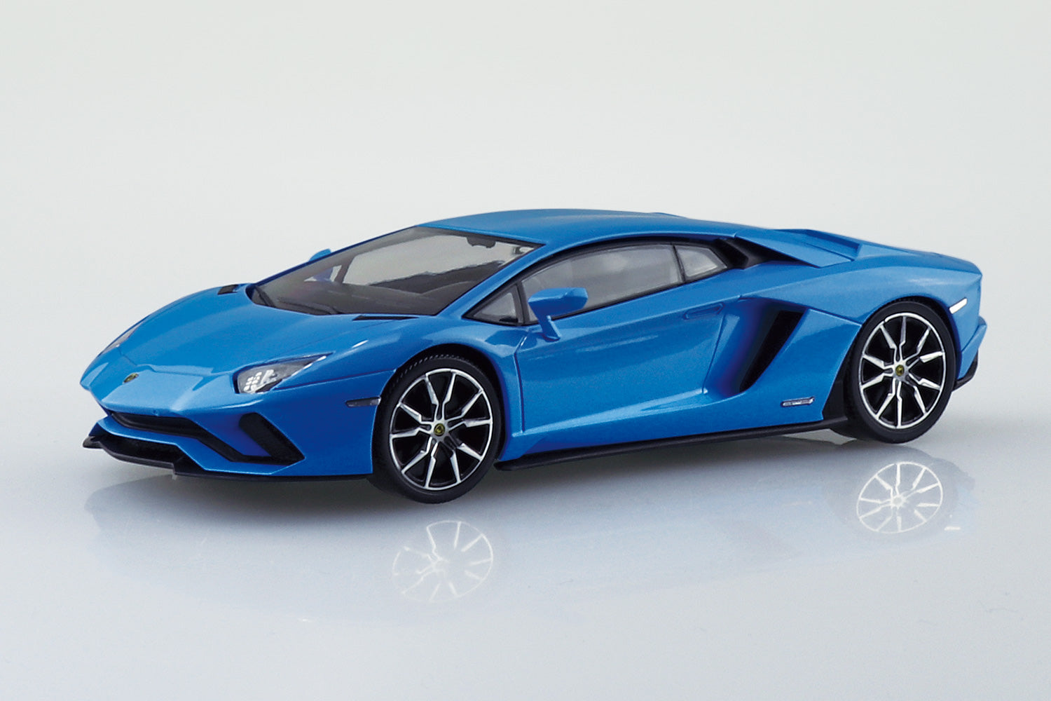 Aoshima 1/32 SNAP KIT #12-E Lamborghini Aventador S (Pearl Blue) - Trinity Hobby