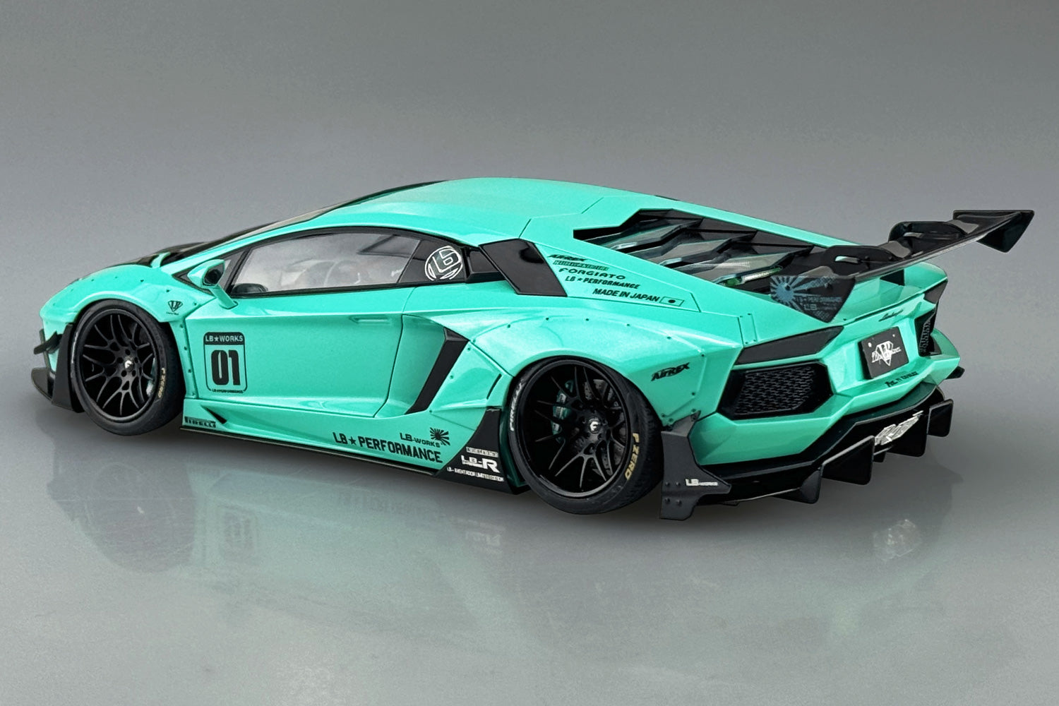 Aoshima LB-WORKS 1/24 Lamborghini Aventador Limited Edition Ver.2 - Trinity Hobby