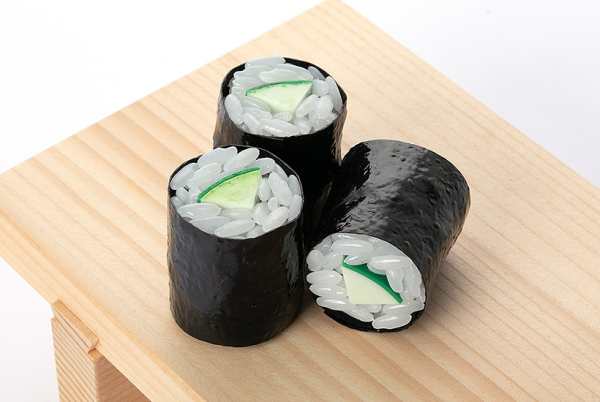 Syuto Seiko Sushi Plastic Model: Kappa Maki (Cucumber Sushi Roll) - Trinity Hobby