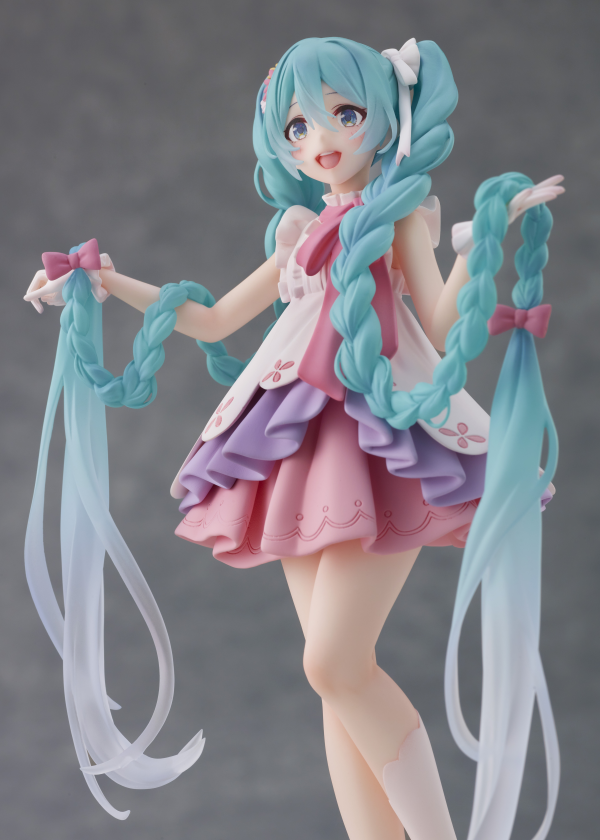 Hatsune Miku Wonderland Figure - Rapunzel - Trinity Hobby