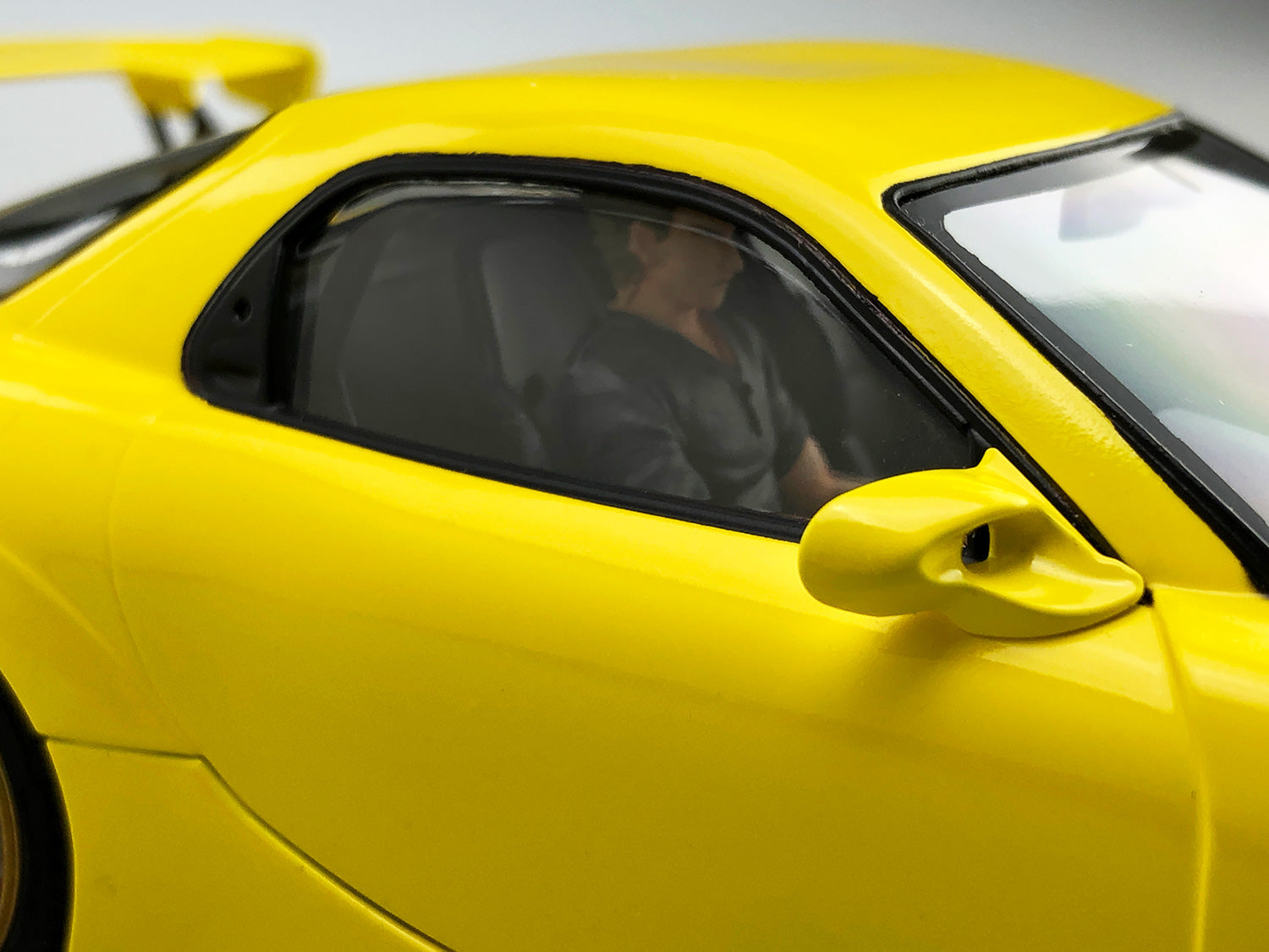 Aoshima 1/24 INITIAL D #15 TAKAHASHI KEISUKE FD3S RX-7 PROJECT D Ver. w/ Figure - Trinity Hobby