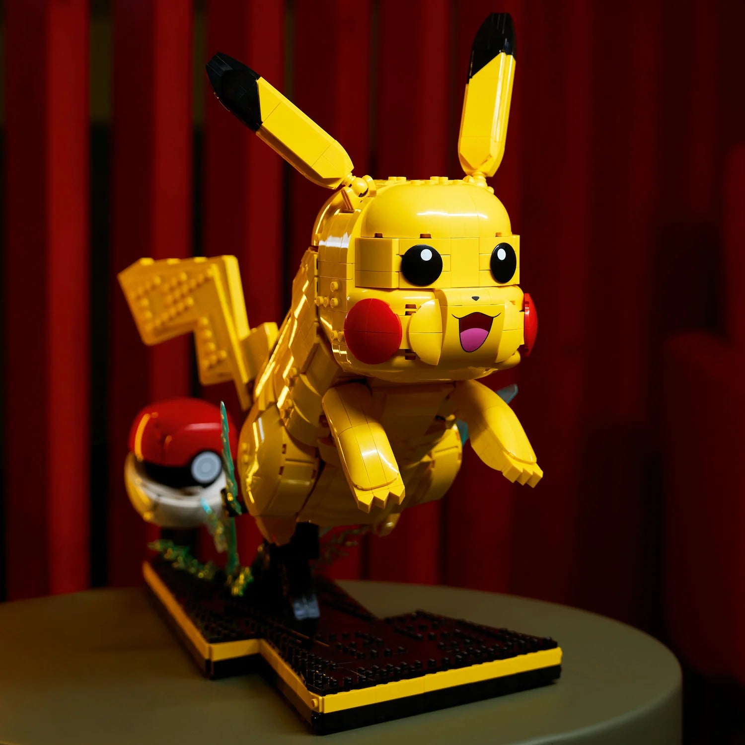 Lego 72152 Pikachu and Poké Ball