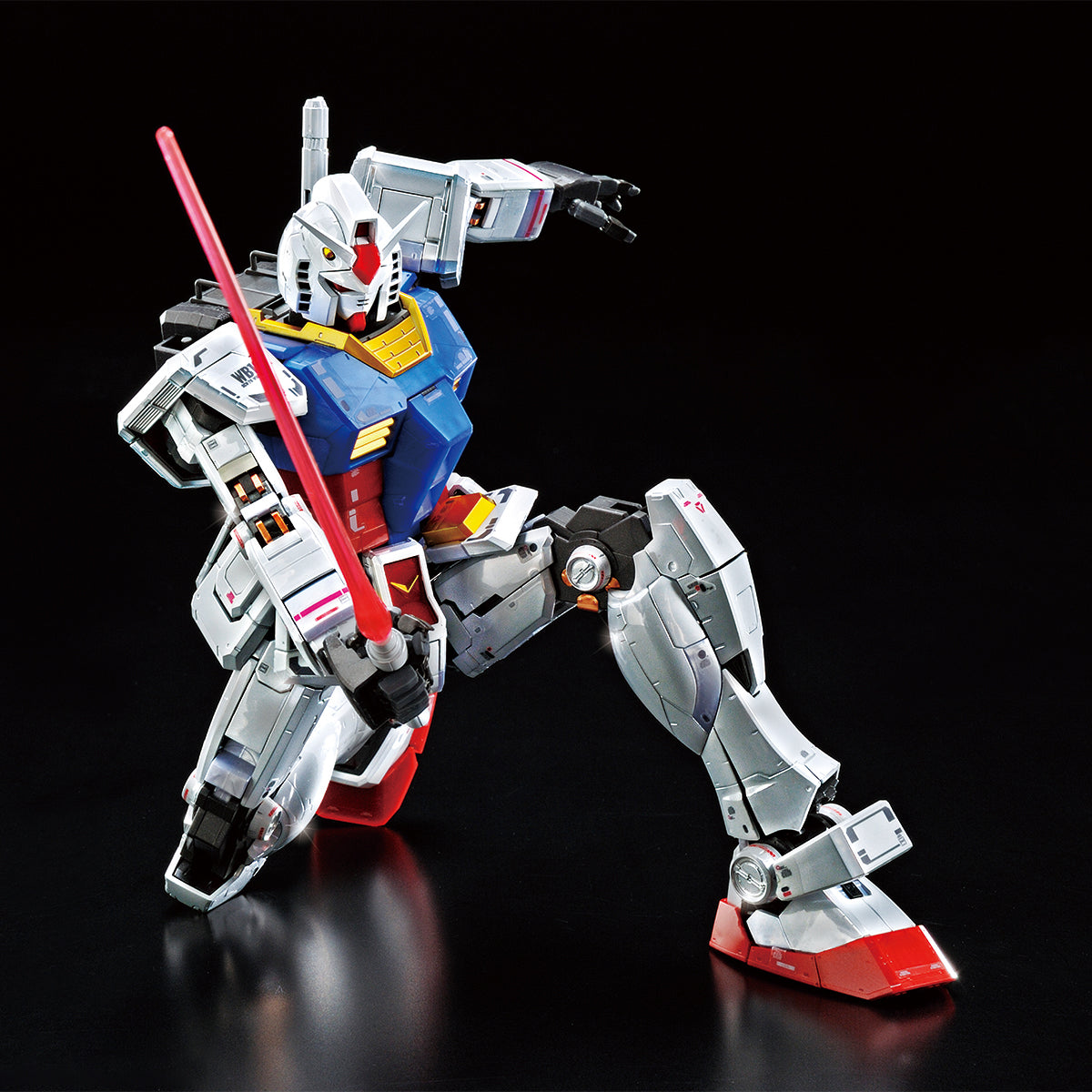 MG 1/100 THE GUNDAM BASE LIMITED RX-78-2 GUNDAM Ver.3.0 [TITANIUM FINISH] (P-BANDAI LIMITED)