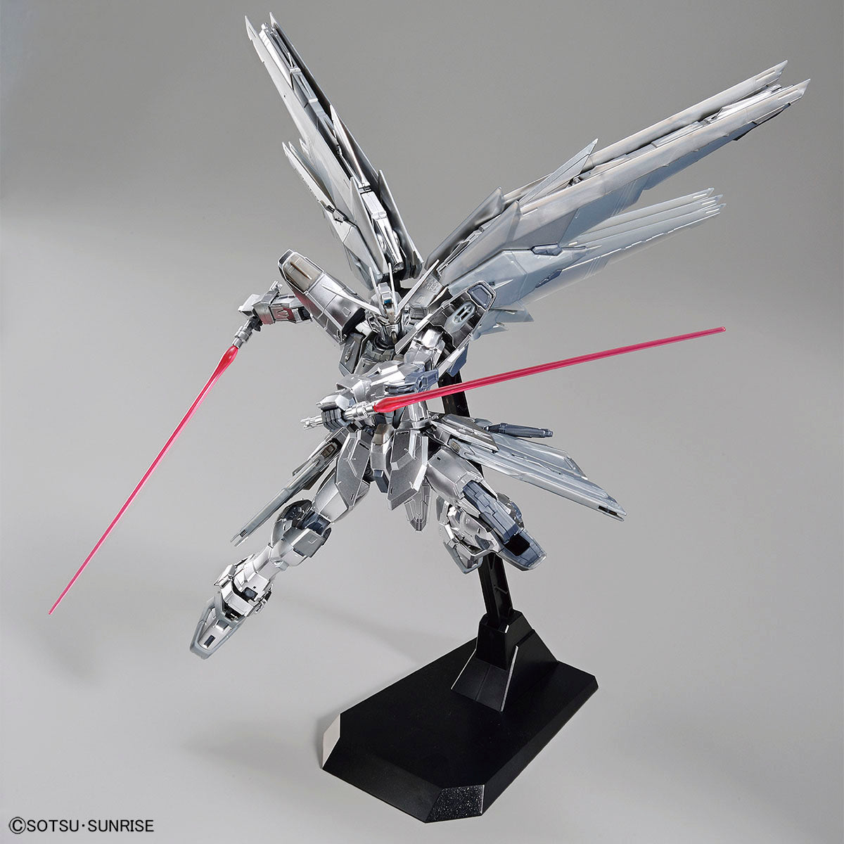 MG 1/100 THE GUNDAM BASE LIMITED FREEDOM GUNDAM Ver.2.0[SILVER COATING] (Limited) - Trinity Hobby
