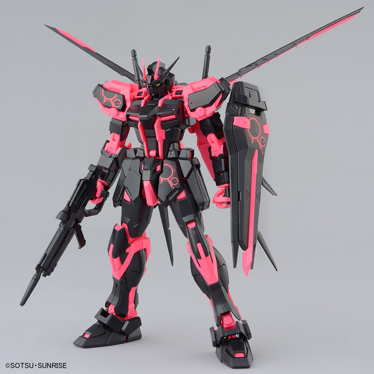 MG 1/100 AILE STRIKE GUNDAM Ver.RM [RECIRCULATION COLOR/NEON PINK] (Limited) - Trinity Hobby